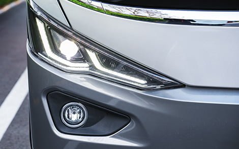 Yutong Master Introduced Intercity NOVA Luxury Bus Yutong Master Nova bus Headlights